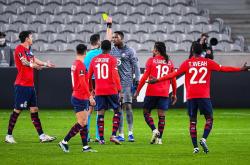 爱游戏官方-里尔队长助球队逆转战绩，击败对手