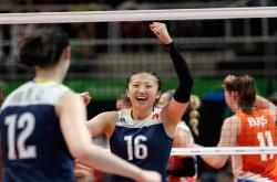 爱游戏娱乐-赛道上的浓眉时刻，当NBA巨星在F1街道赛接管比赛