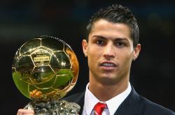 爱游戏大厅-赛道与球场的双重奏，F1街道赛焦点战与鹈鹕压制独行侠的战术交响