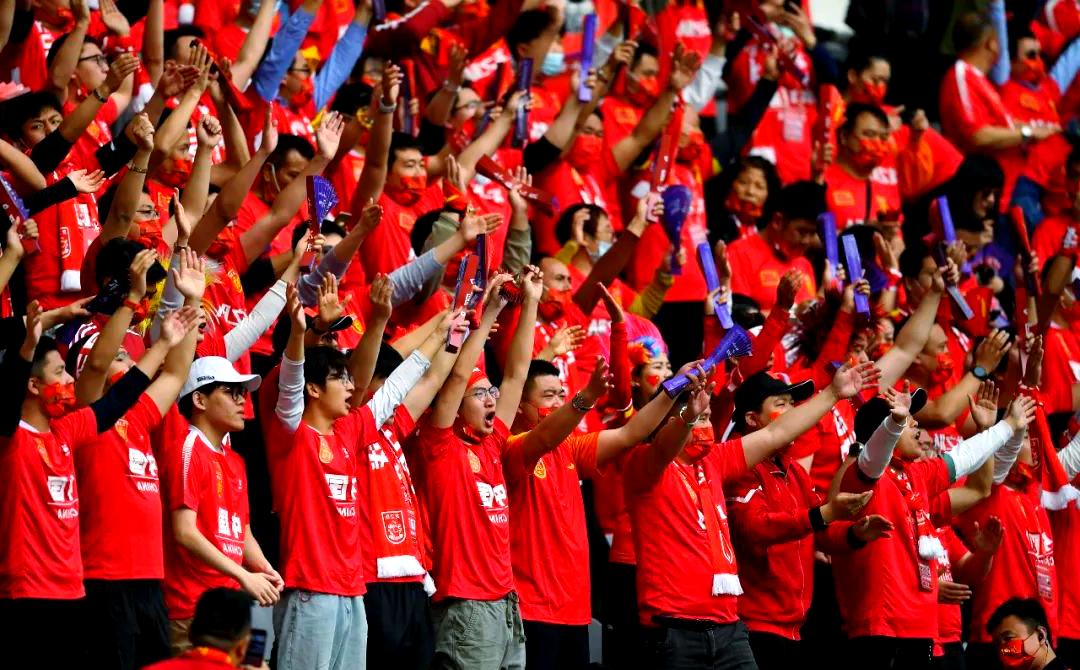 夺冠之路上，女足队员百折不挠