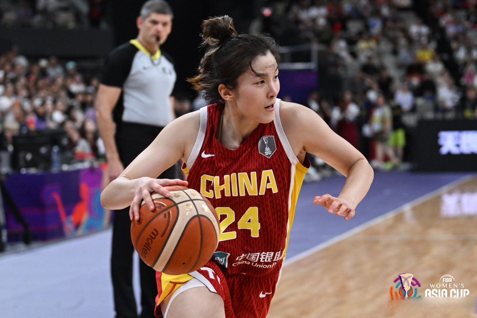 职业篮球联赛女球员崭露头角 职业篮球联赛女球员崭露头角