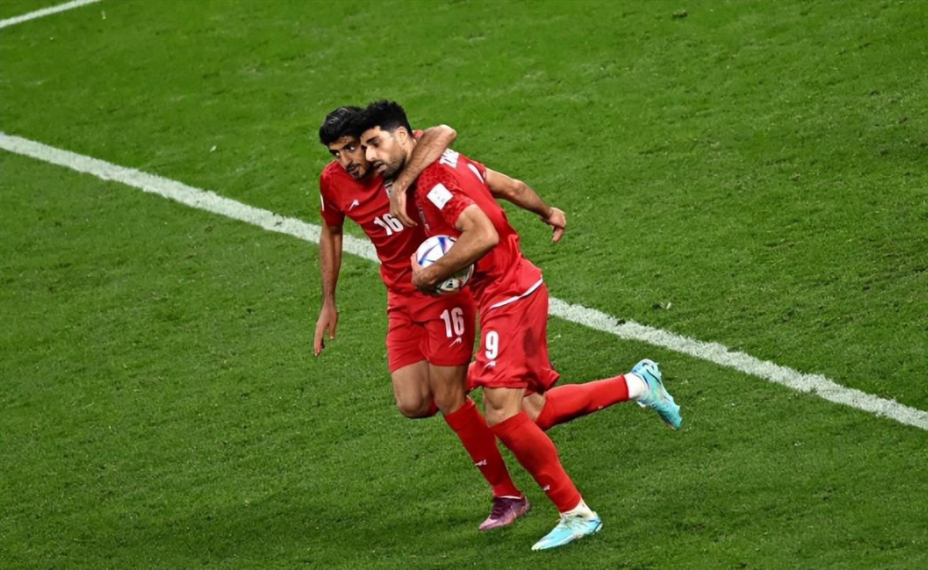 伊朗爆冷击败厄瓜多尔，小组悬念增加