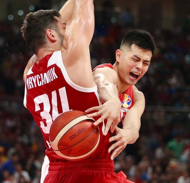 波兰队横扫韩国队，奥恰洛夫刷新纪录