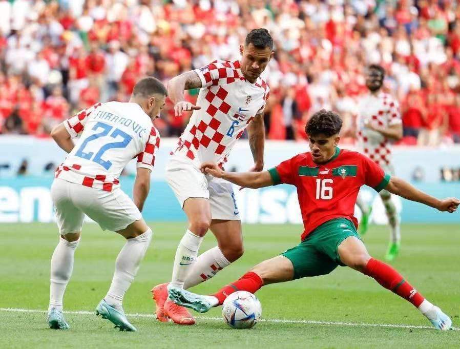 关于瑞士爆冷摩洛哥，萨内统治全场的信息