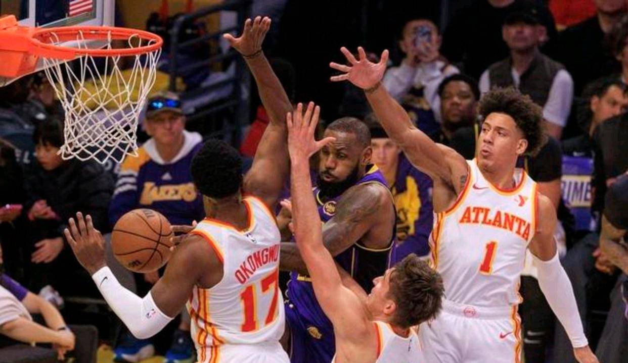 澳大利亚男篮完胜爵士，麦科勒姆制霸全场的简单介绍