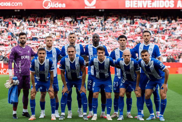 阿拉维斯赢球庆祝照片曝光，球员合影分享的简单介绍