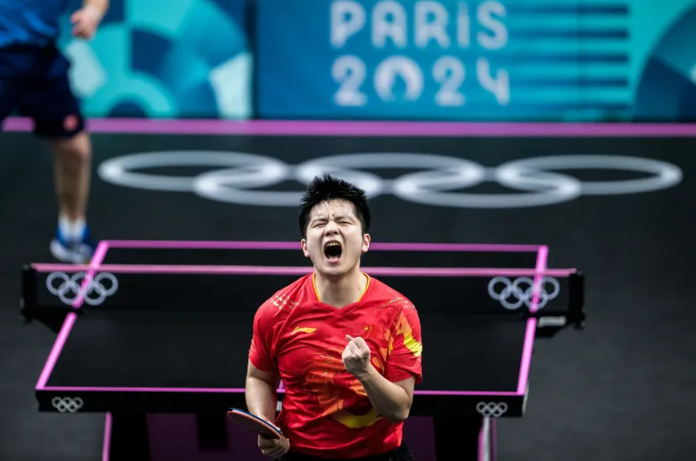 中国乒乓球队翻盘瑞典乒乓球队，樊振东惊艳世界的简单介绍