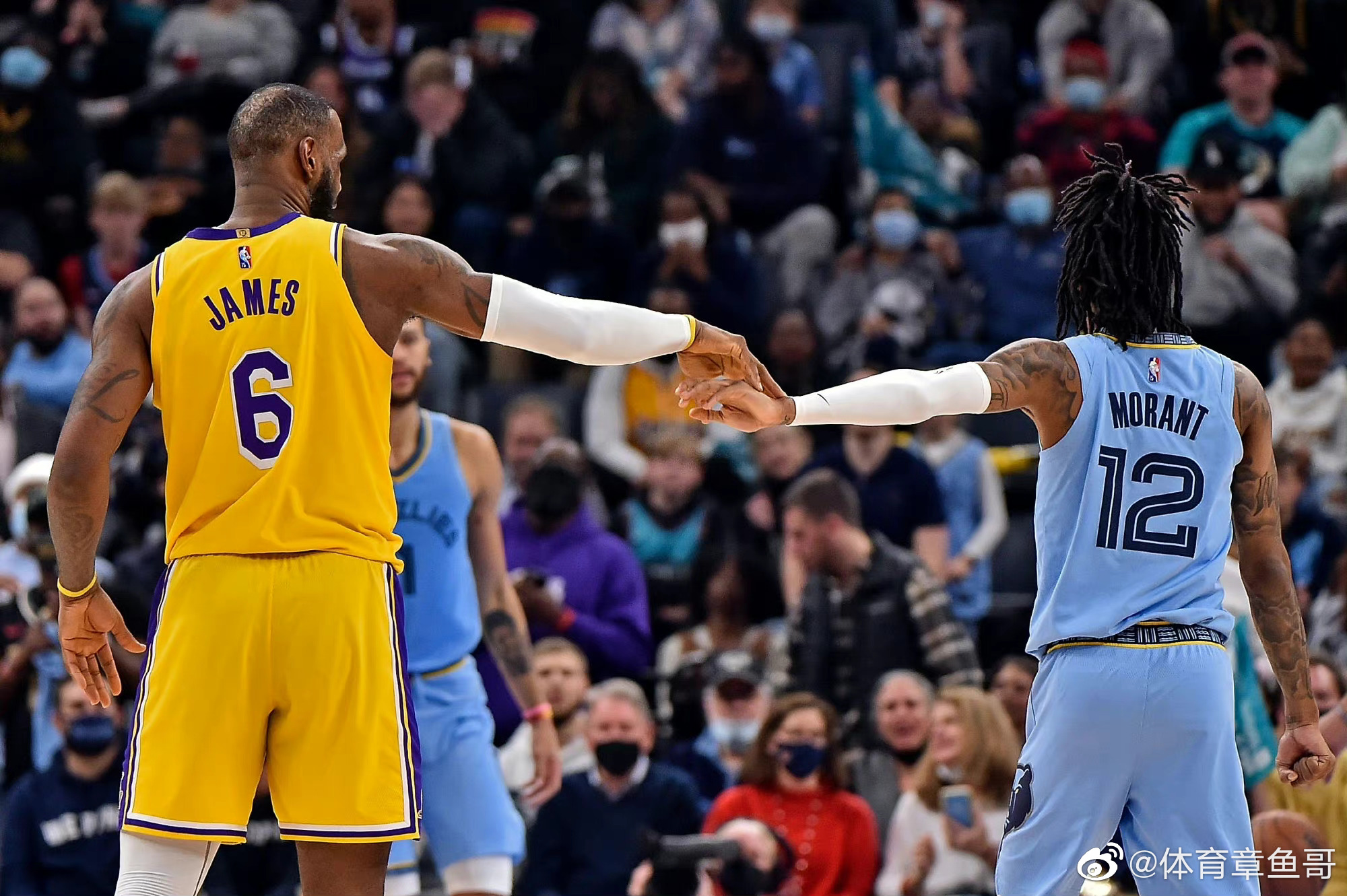 包含凯尔特人鏖战日本男篮，丹尼·格林完成帽子戏法的词条