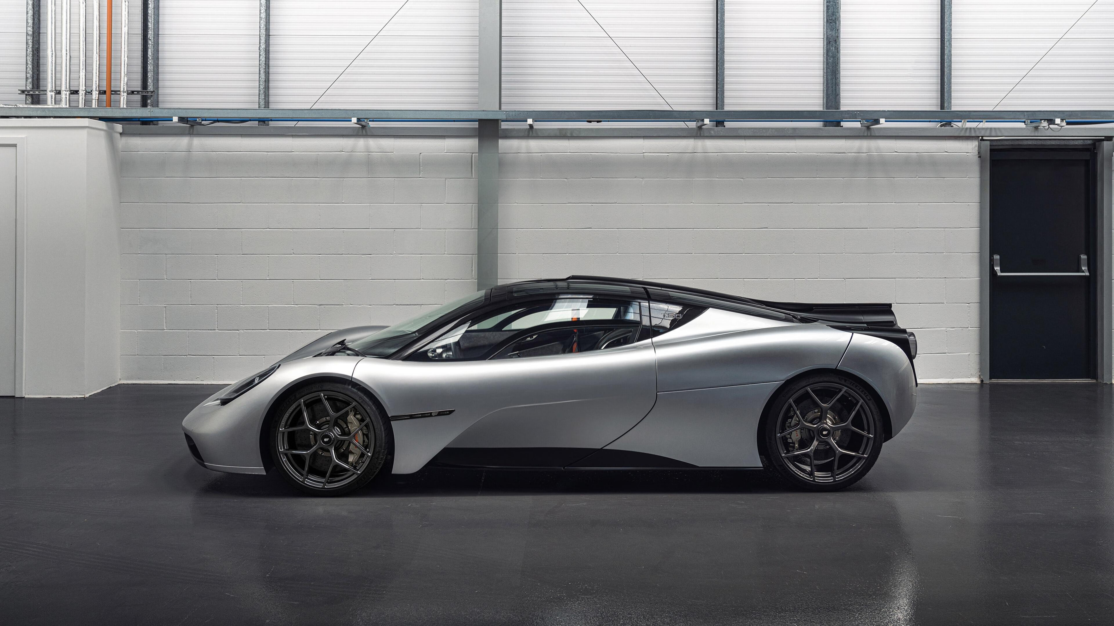 太阳踏平广厦队,贝恩在英超争冠接管比赛,跨界竞技场上的主宰时刻