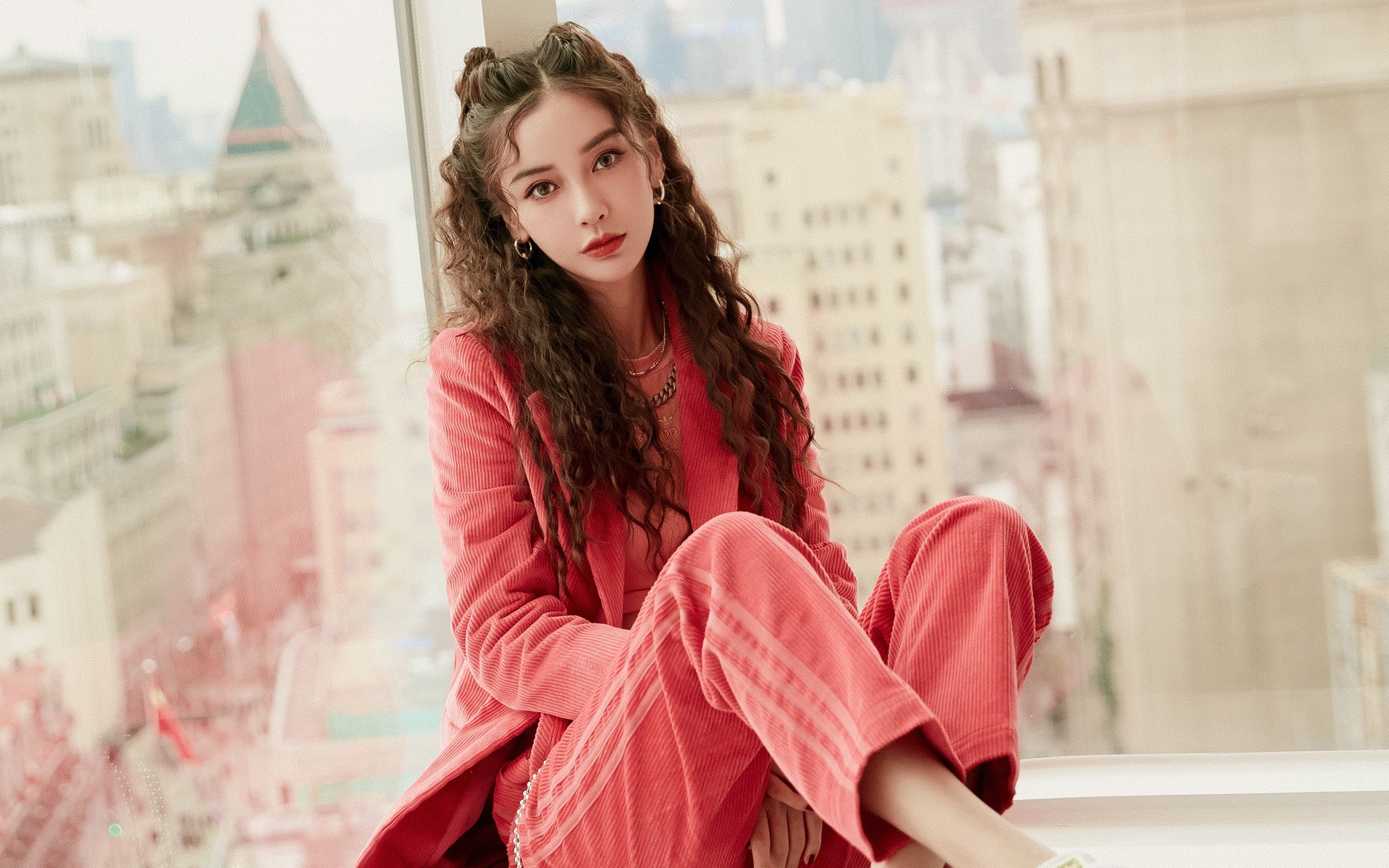 赛道与球场，当F1年度争冠焦点战遇上尼克斯击溃新疆队