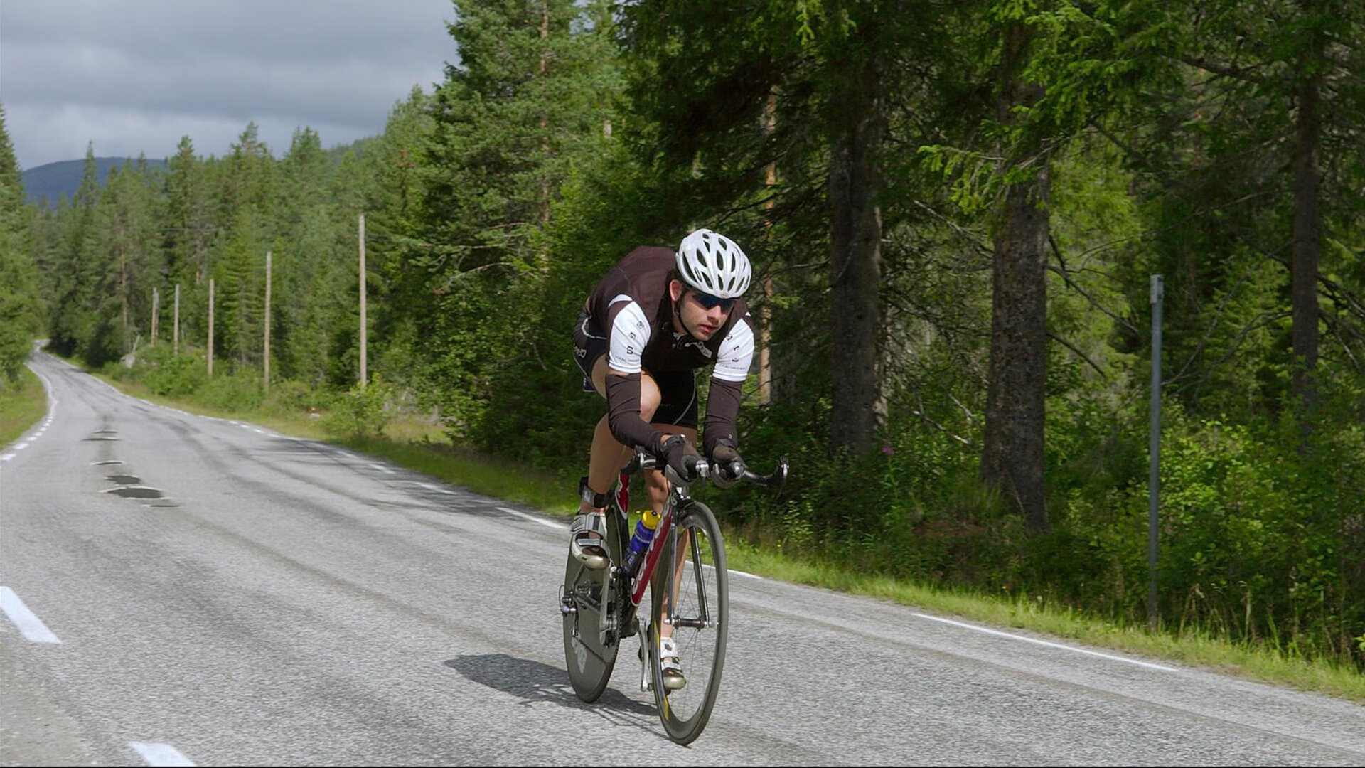世界排名争夺战之夜，浓眉赛后评分拉满，湖人内线擎天柱的封神之战